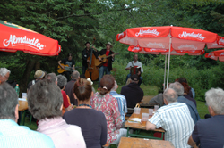 Faschings Kuchlradio beim Seezulauf beim SchrammelKlangFestival